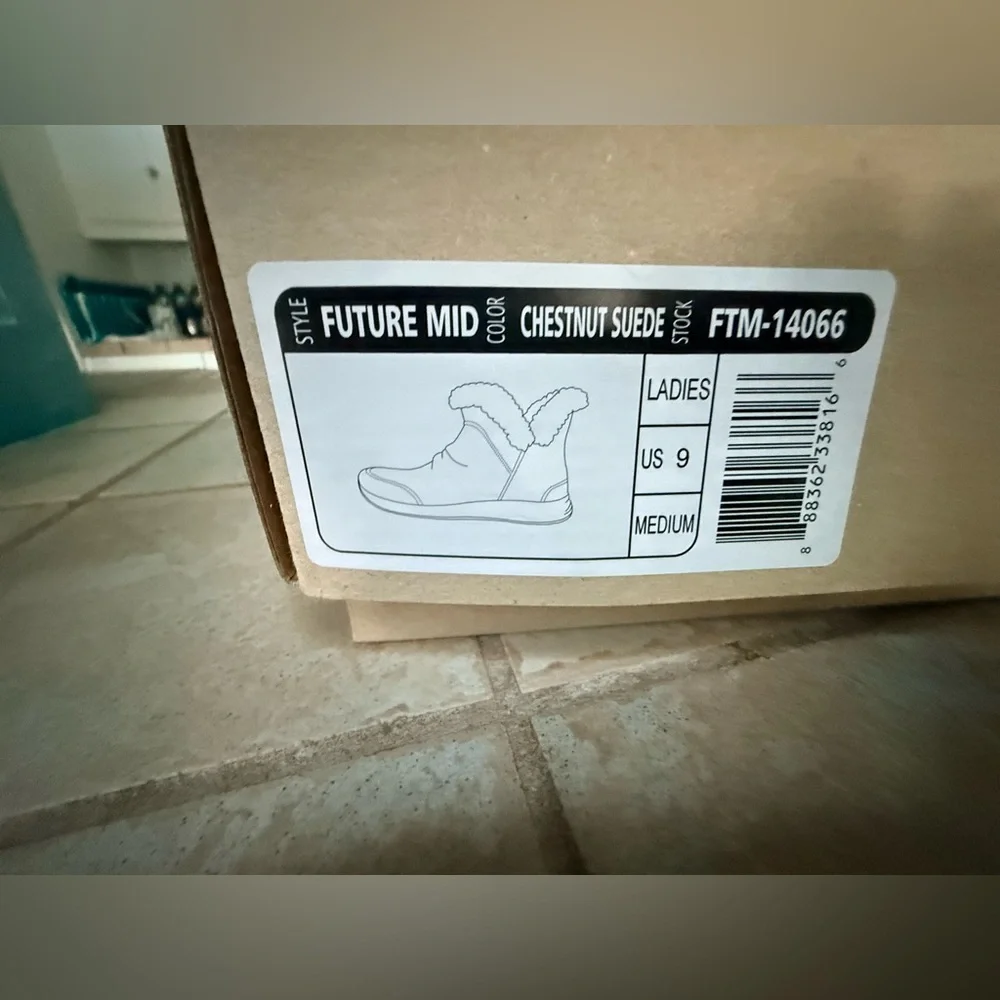 Taos brand new in box never tried on 
Taos Future mid chestnut suede ankle boot - Picture 7 of 9